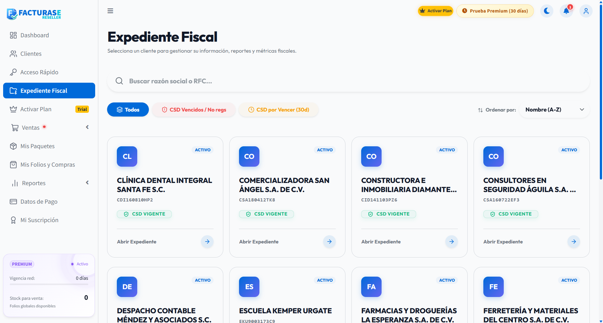 Selector de expedientes con tarjetas de empresas y buscador