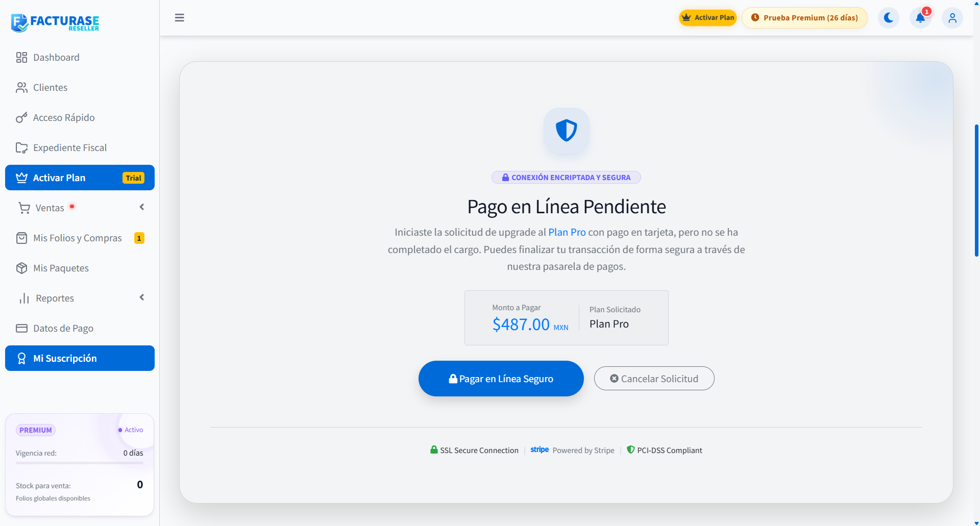 Solicitud con tarjeta pendiente y opciones para pagar o cancelar